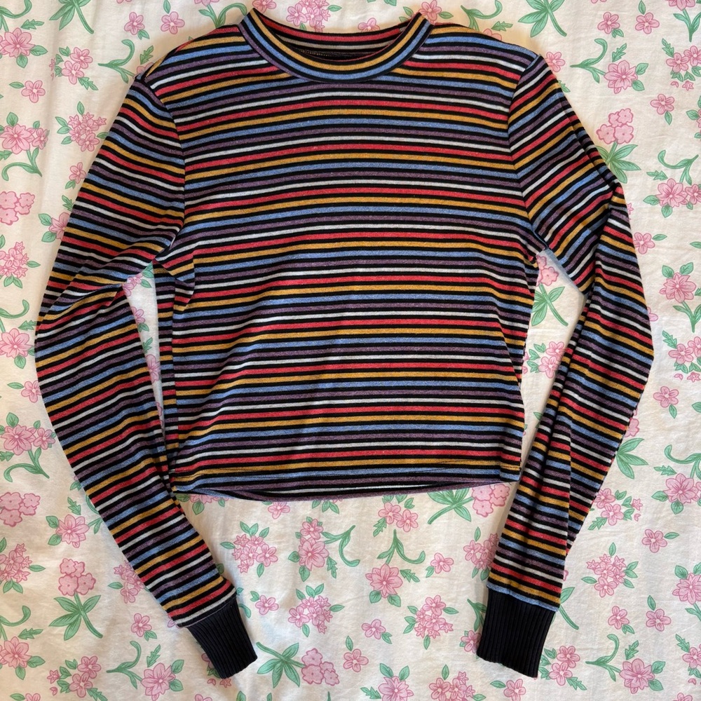 multicolored striped cropped long sleeve shirt